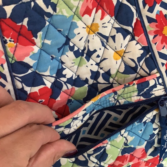 Vera Bradley Crossbody - Picture 3 of 10